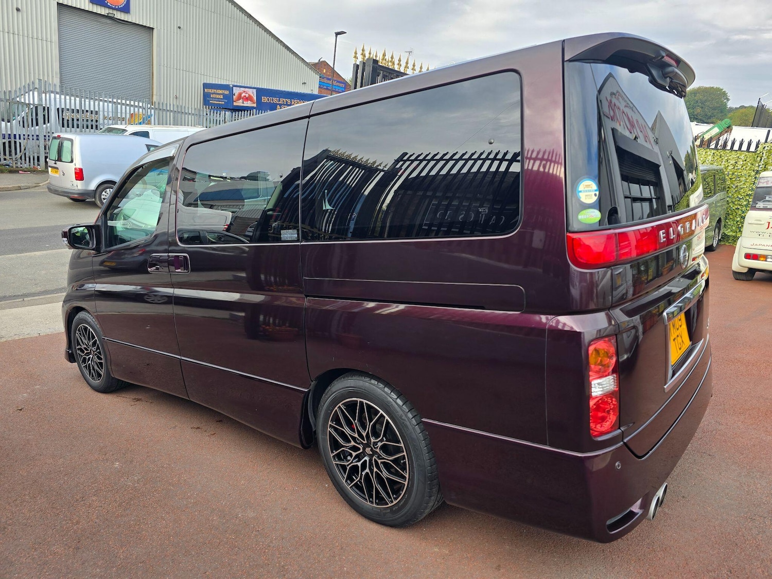 Used Nissan Elgrand for sale - 76215368: Photo 26