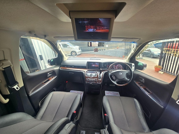 Used Nissan Elgrand for sale - 76215368: Photo 2