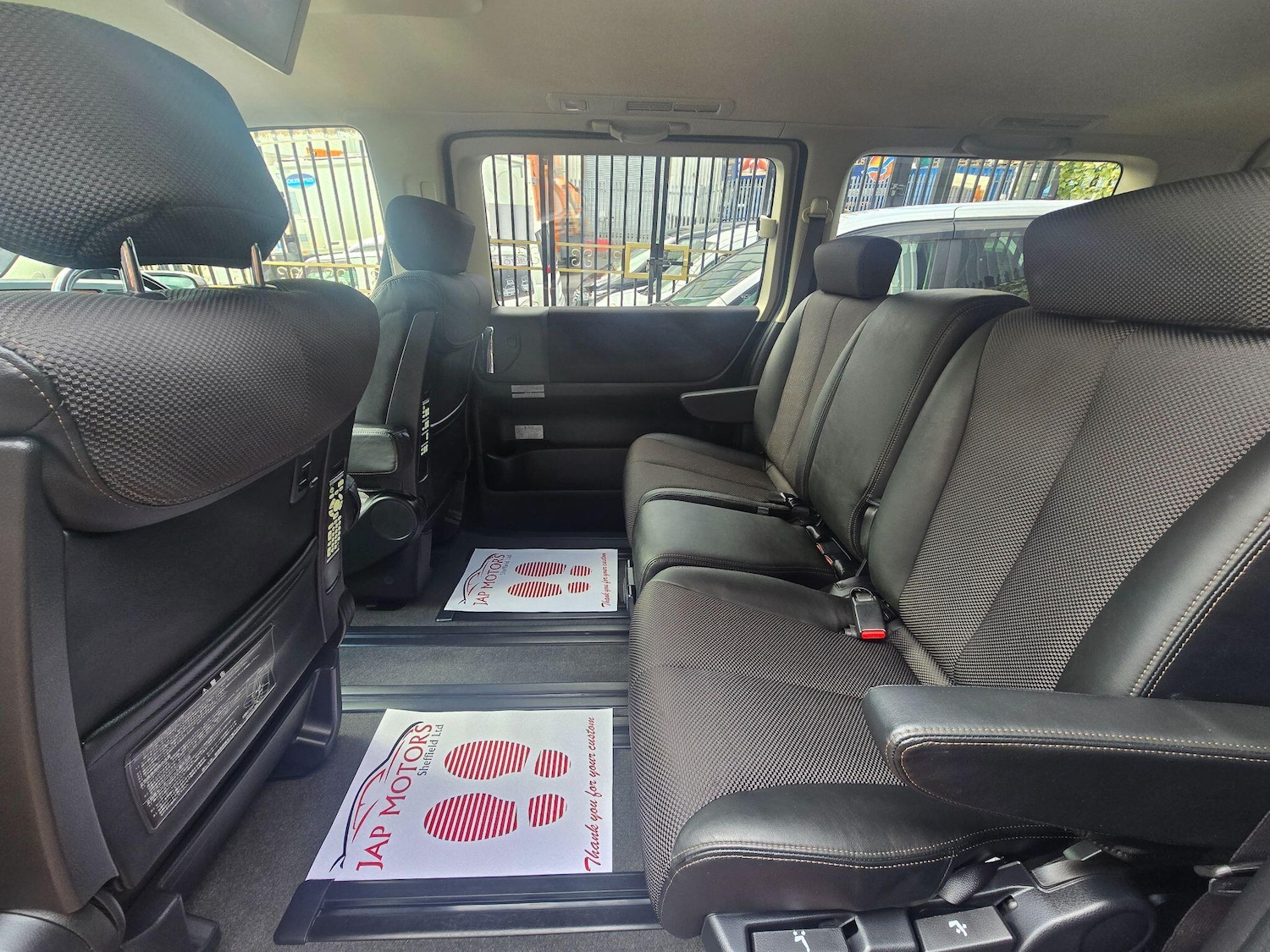 Used Nissan Elgrand for sale - 76215368: Photo 52