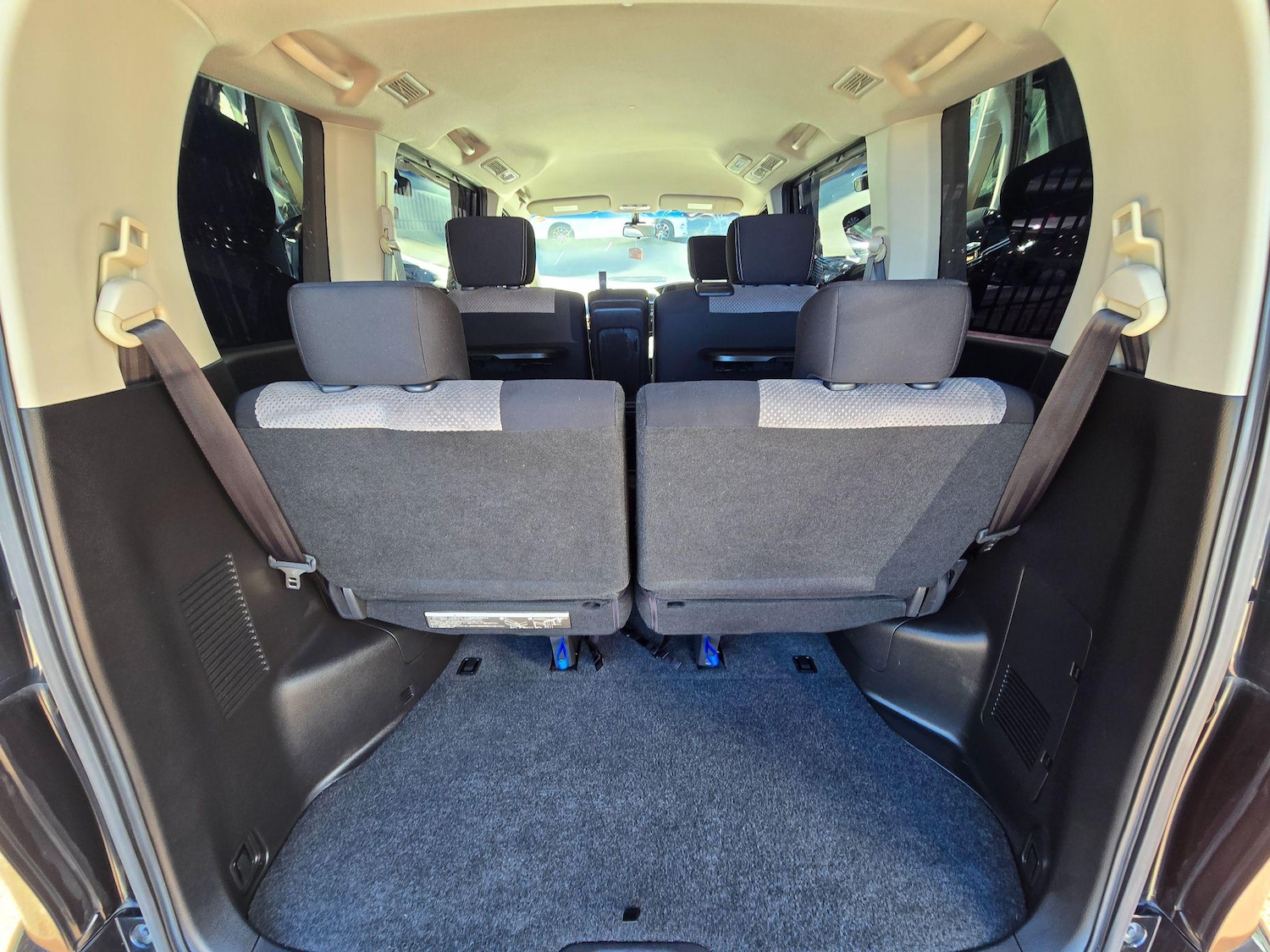 Used Nissan Serena 2025 for sale - 76997128: Photo 15