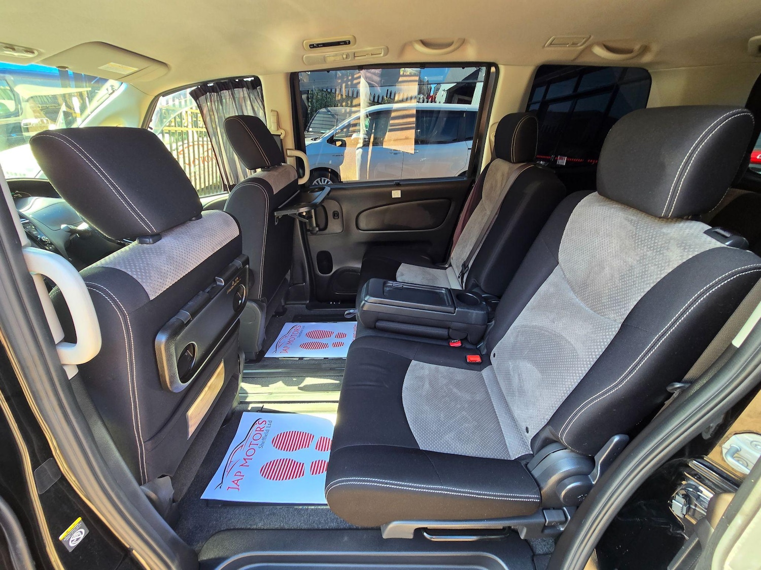 Used Nissan Serena 2025 for sale - 76997128: Photo 3