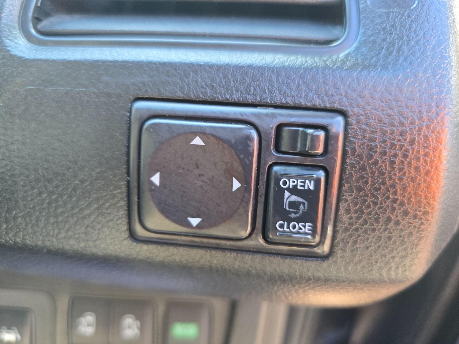 Used Nissan Serena 2025 for sale - 76997128: Photo 39