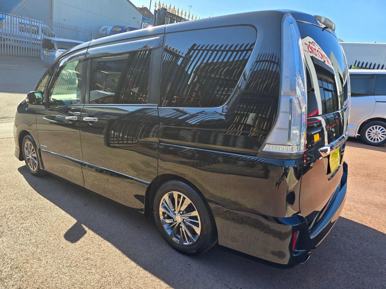 Used Nissan Serena 2025 for sale - 76997128: Photo 9