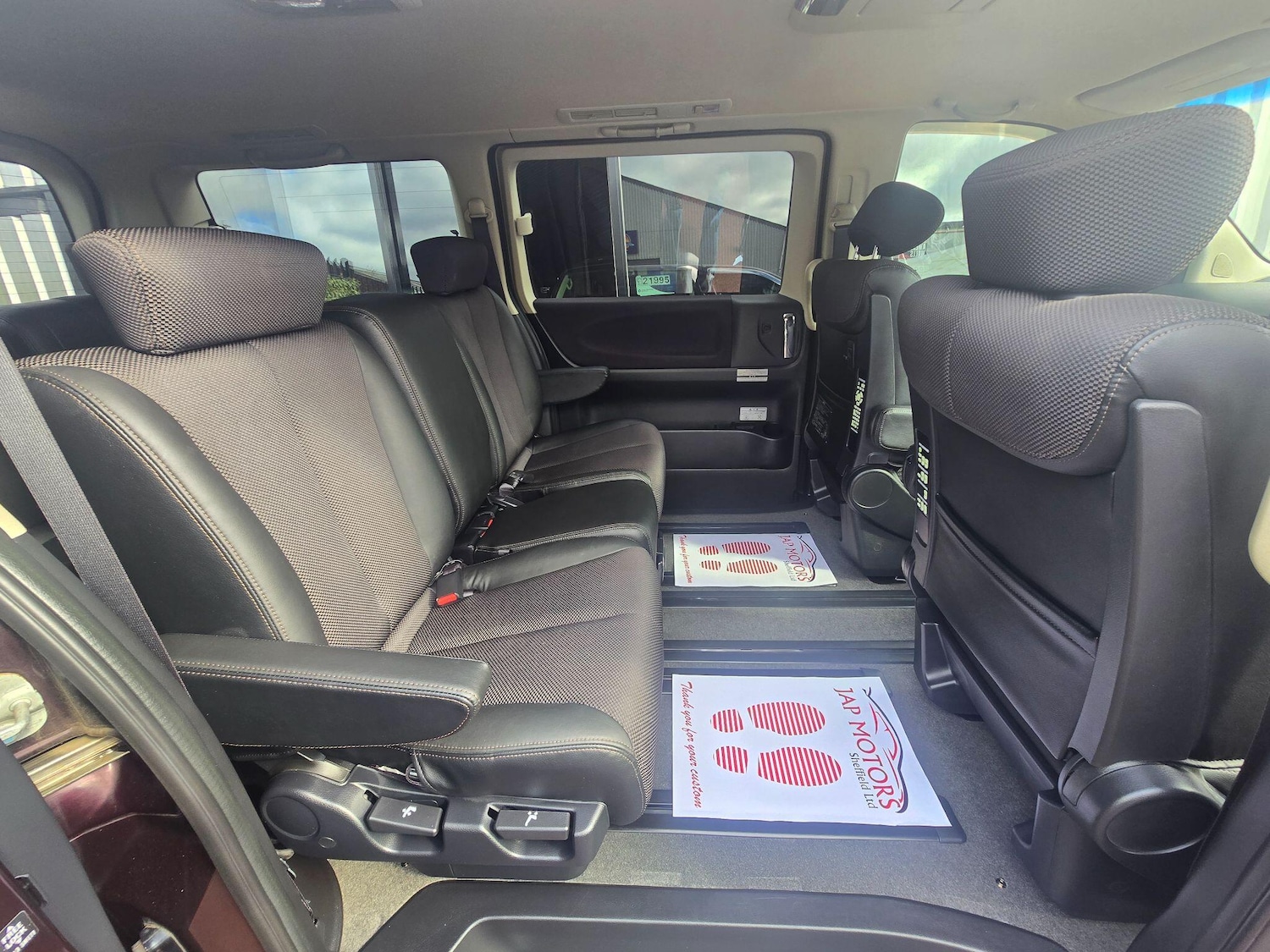 Used Nissan Elgrand 2025 for sale - 76988214: Photo 15