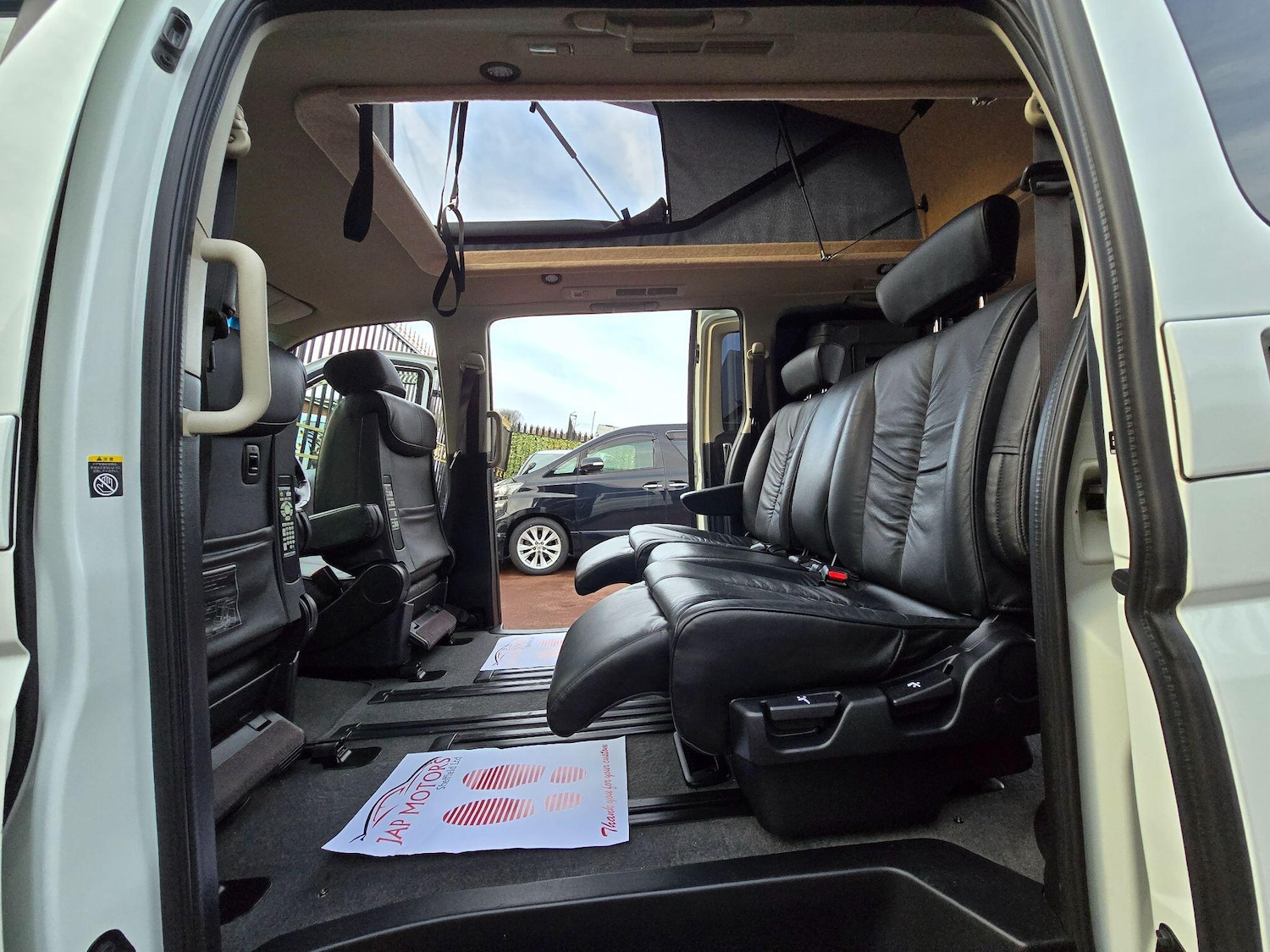 Used Nissan Elgrand 2025 for sale - 76996004: Photo 16