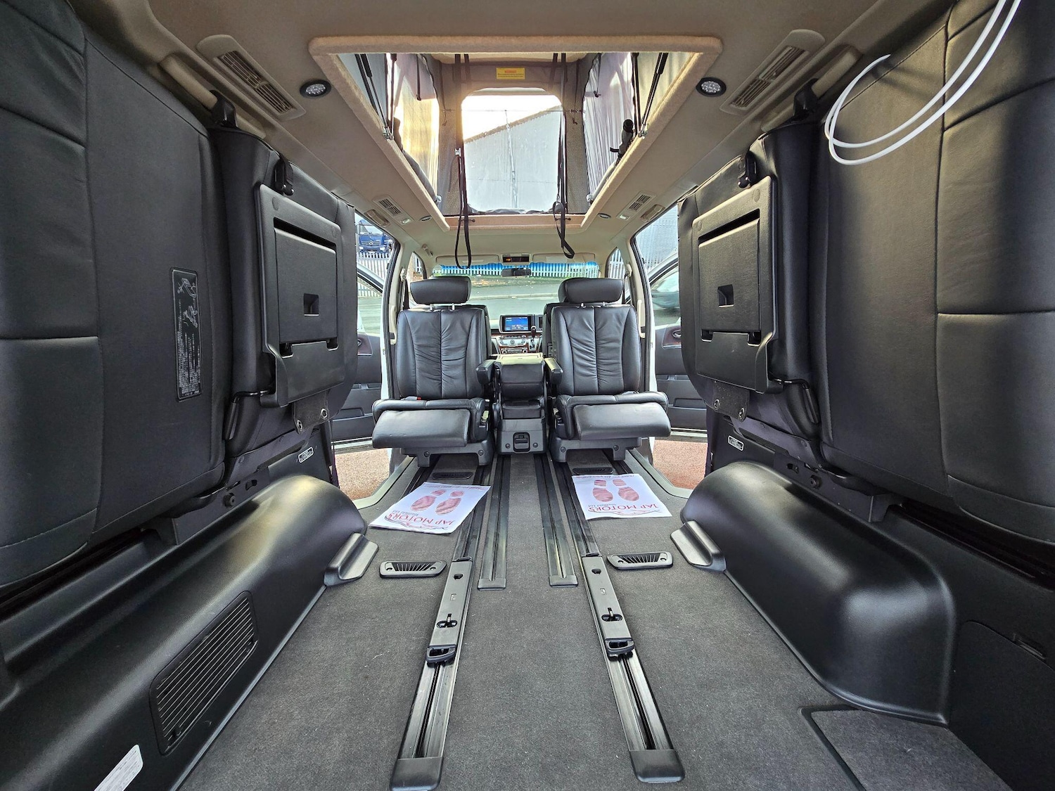 Used Nissan Elgrand 2025 for sale - 76996004: Photo 2