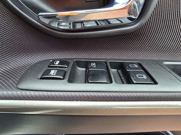 Used Nissan Elgrand 2006 for sale - 74339235: Photo 40