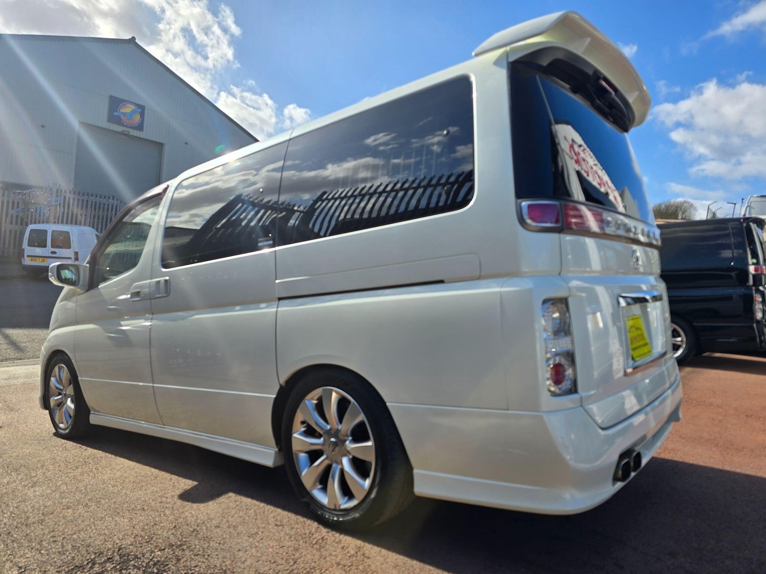 Used Nissan Elgrand for sale - 77840034: Photo 12