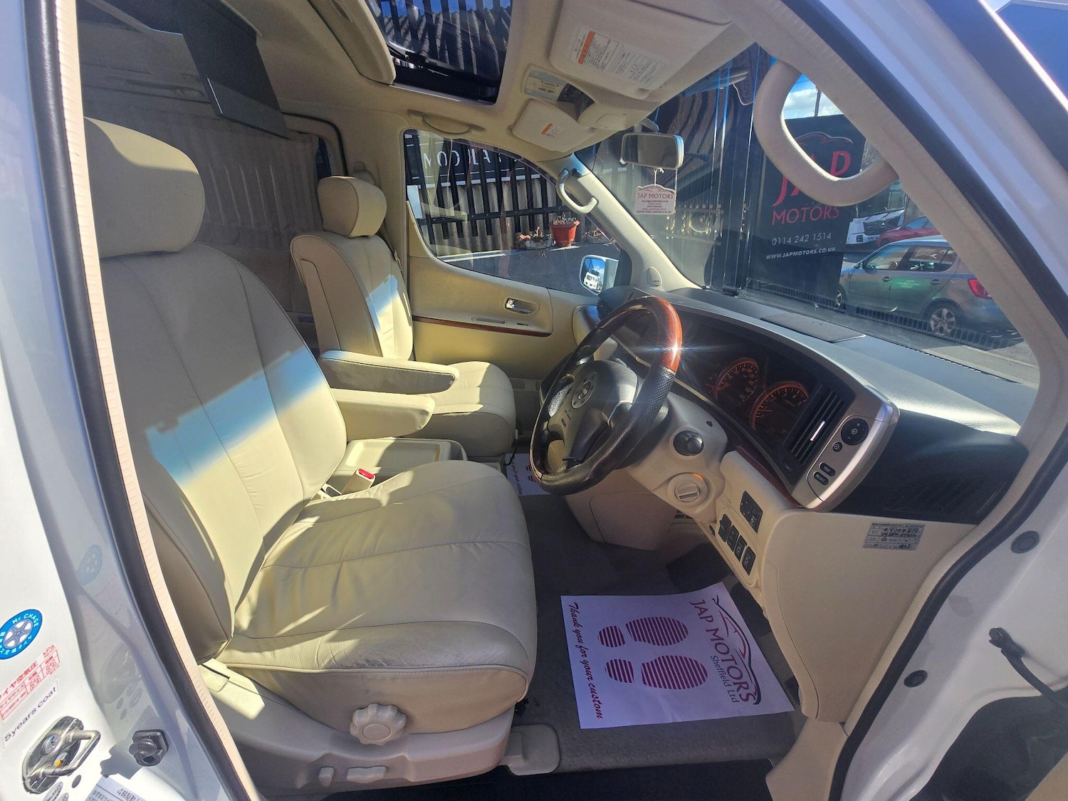 Used Nissan Elgrand for sale - 77840034: Photo 15