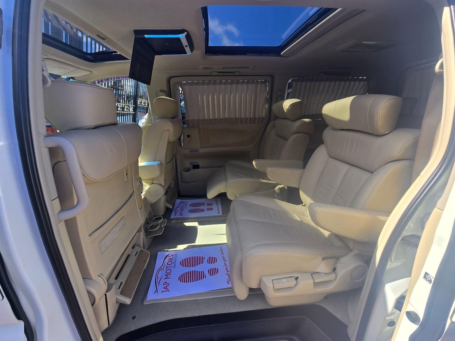 Used Nissan Elgrand for sale - 77840034: Photo 17