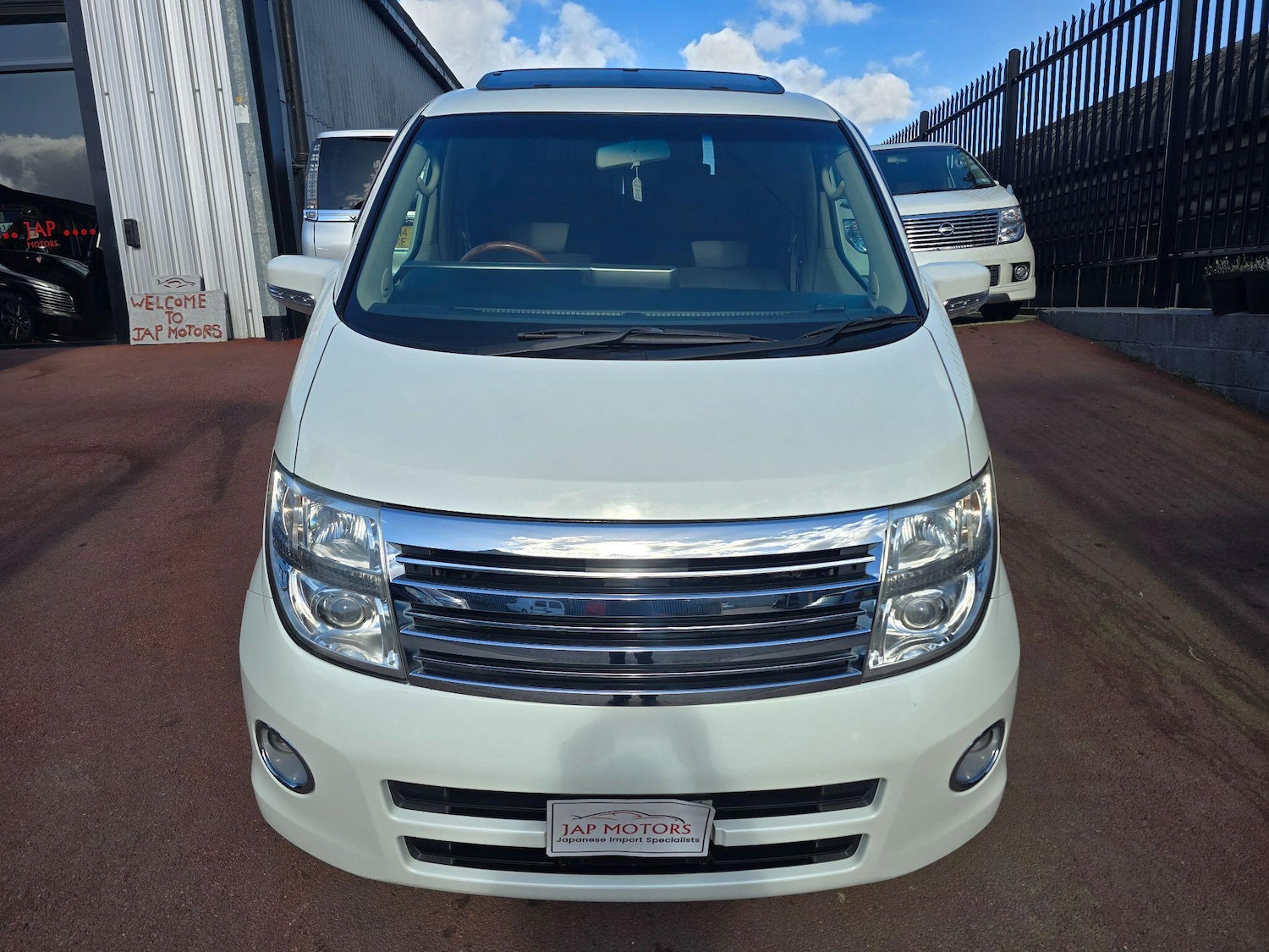 Used Nissan Elgrand for sale - 77840034: Photo 26