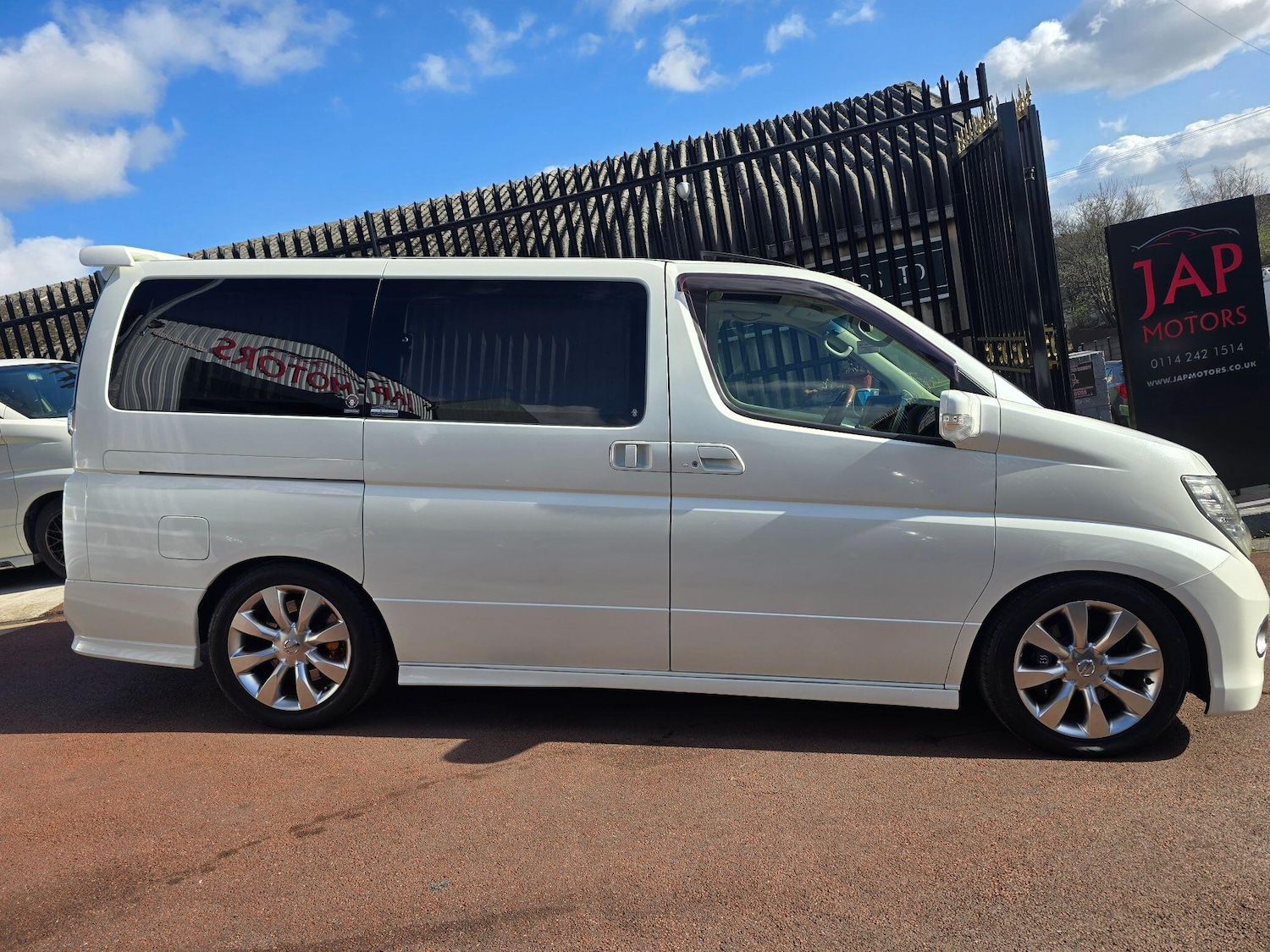 Used Nissan Elgrand for sale - 77840034: Photo 31