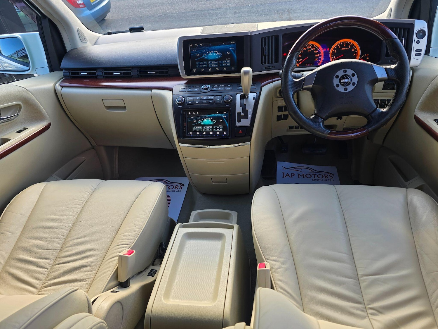 Used Nissan Elgrand for sale - 77840034: Photo 33