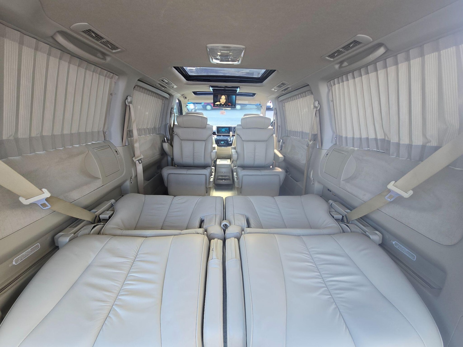 Used Nissan Elgrand for sale - 77840034: Photo 34