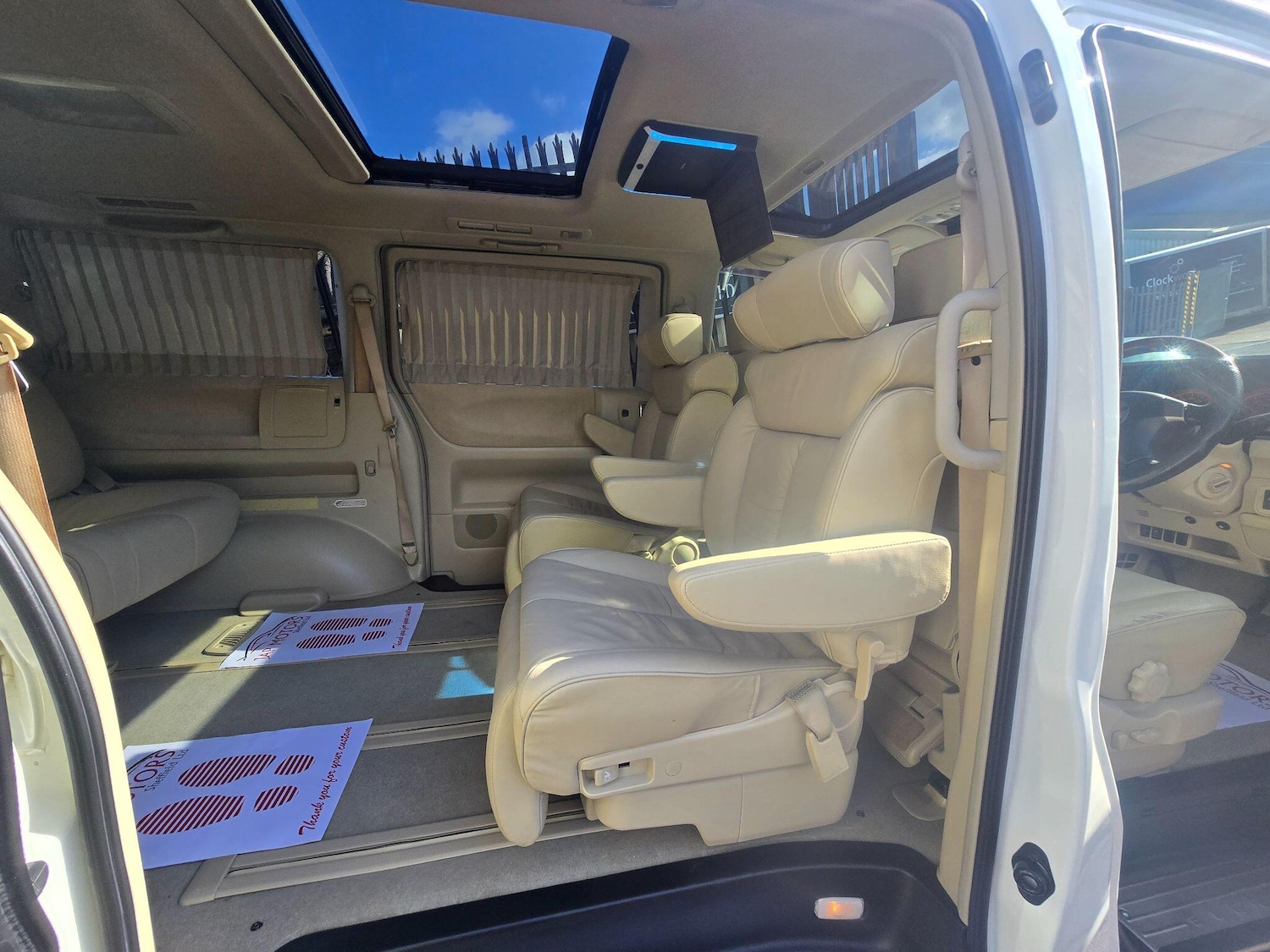 Used Nissan Elgrand for sale - 77840034: Photo 35