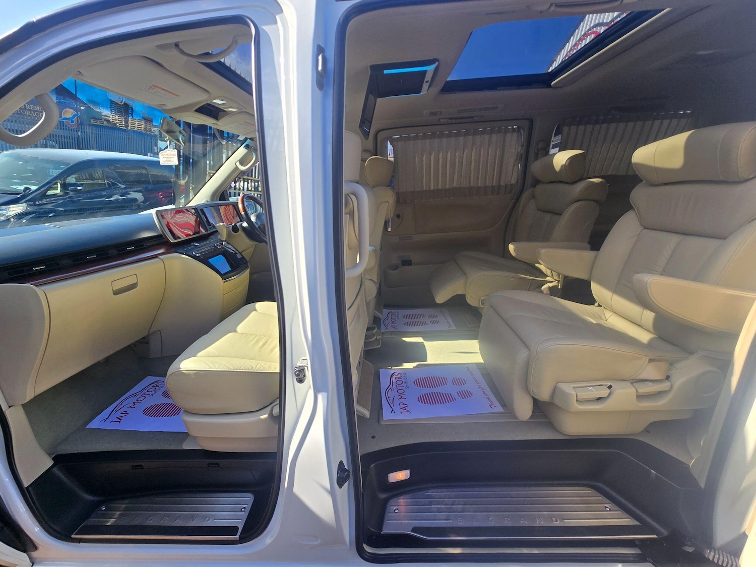 Used Nissan Elgrand for sale - 77840034: Photo 38