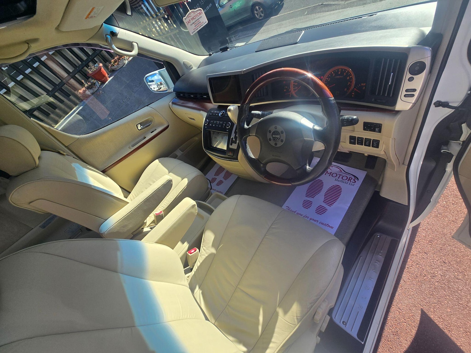 Used Nissan Elgrand for sale - 77840034: Photo 5