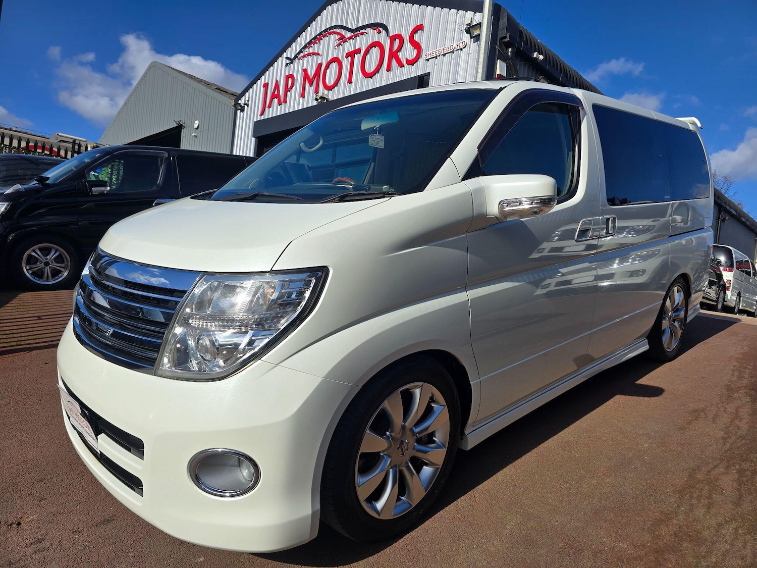 Used Nissan Elgrand for sale - 77840034: Photo 8
