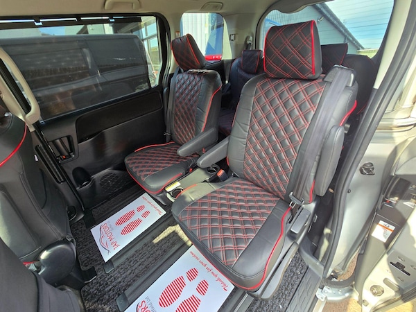 Used Toyota Voxy 2014 for sale - 74339224: Photo 15