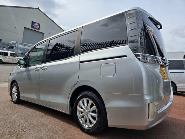 Used Toyota Voxy 2014 for sale - 74339224: Photo 22