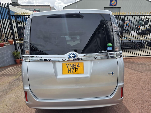 Used Toyota Voxy 2014 for sale - 74339224: Photo 24