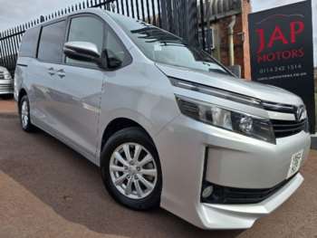 Used Toyota Voxy 2014 for sale - 74339224: Photo