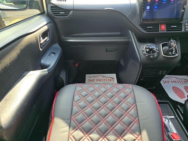 Used Toyota Voxy 2014 for sale - 74339224: Photo 35