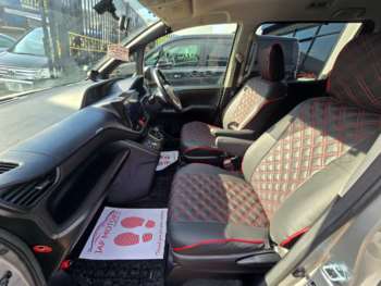 Used Toyota Voxy 2014 for sale - 74339224: Photo