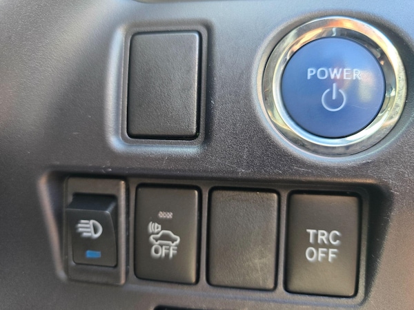 Used Toyota Voxy 2014 for sale - 74339224: Photo 42