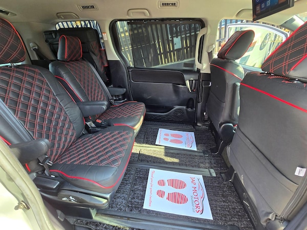 Used Toyota Voxy 2014 for sale - 74339224: Photo 5