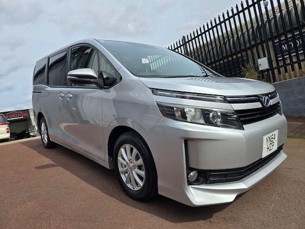 Used Toyota Voxy 2014 for sale - 74339224: Photo 8