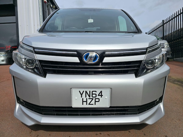 Used Toyota Voxy 2014 for sale - 74339224: Photo 9