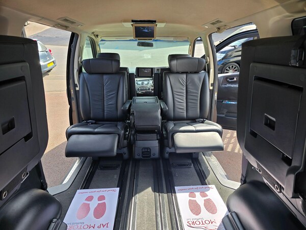 Used Nissan Elgrand for sale - 74750529: Photo 17