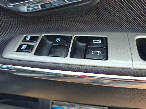 Used Nissan Elgrand for sale - 74750529: Photo 42