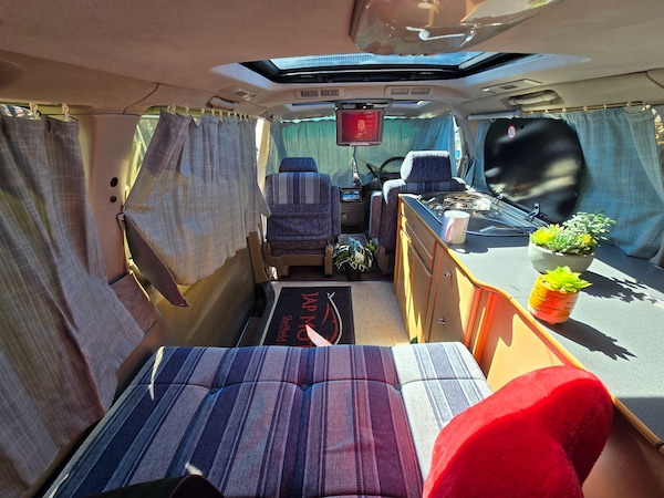 Used Nissan Elgrand 1998 for sale - 74339239: Photo 11