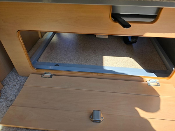 Used Nissan Elgrand 1998 for sale - 74339239: Photo 37