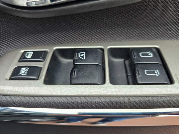 Used Nissan Elgrand 2009 for sale - 74339240: Photo 51
