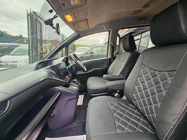 Used Toyota Voxy 2014 for sale - 74339230: Photo 12
