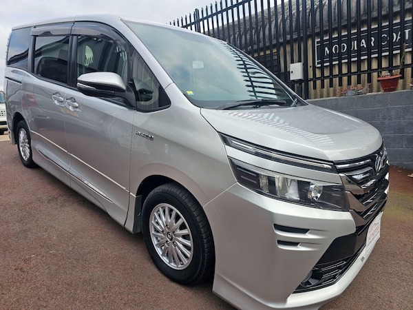 Used Toyota Voxy 2014 for sale - 74339230: Photo 19