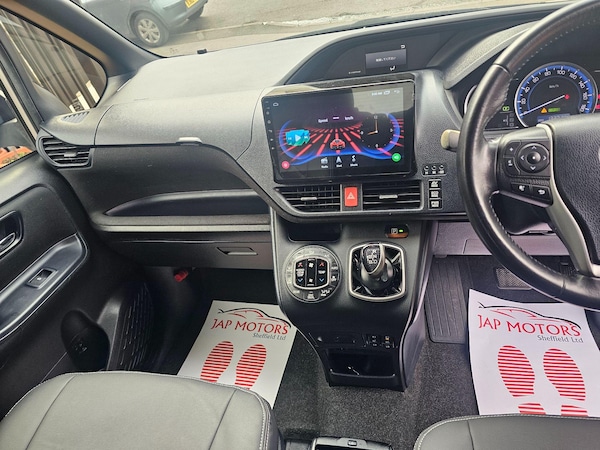 Used Toyota Voxy 2014 for sale - 74339230: Photo 26