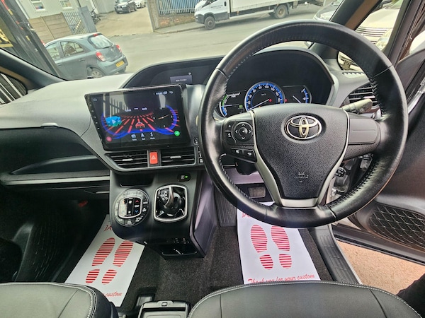 Used Toyota Voxy 2014 for sale - 74339230: Photo 27