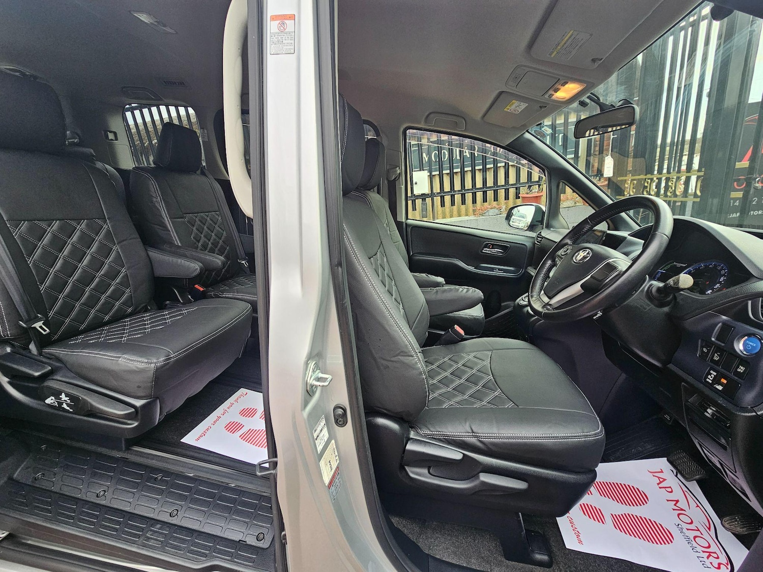 Vehicle 29