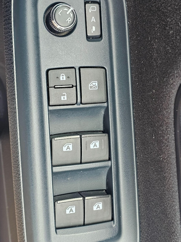 Used Toyota Voxy 2014 for sale - 74339230: Photo 48