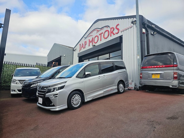Used Toyota Voxy 2014 for sale - 74339230: Photo 52