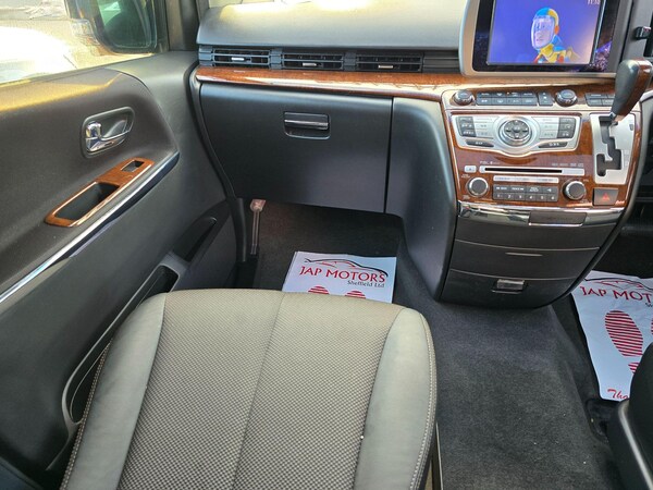Used Nissan Elgrand 2009 for sale - 74339241: Photo 40