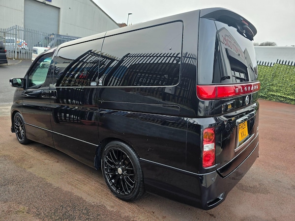 Used Nissan Elgrand 2009 for sale - 74339257: Photo 10