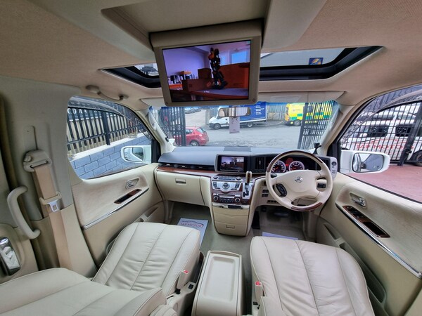 Used Nissan Elgrand 2007 for sale - 74339245: Photo 1