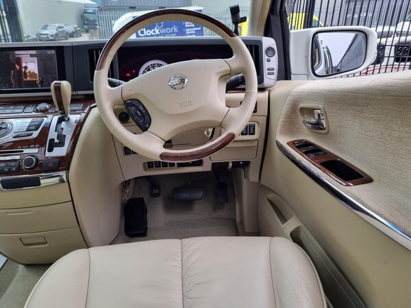 Used Nissan Elgrand 2007 for sale - 74339245: Photo 34