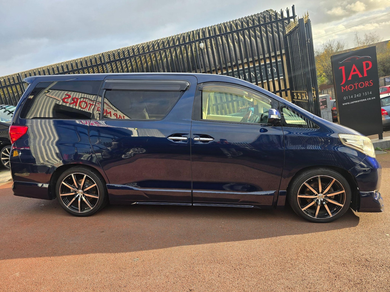 Used Toyota Alphard for sale - 76898323: Photo 25