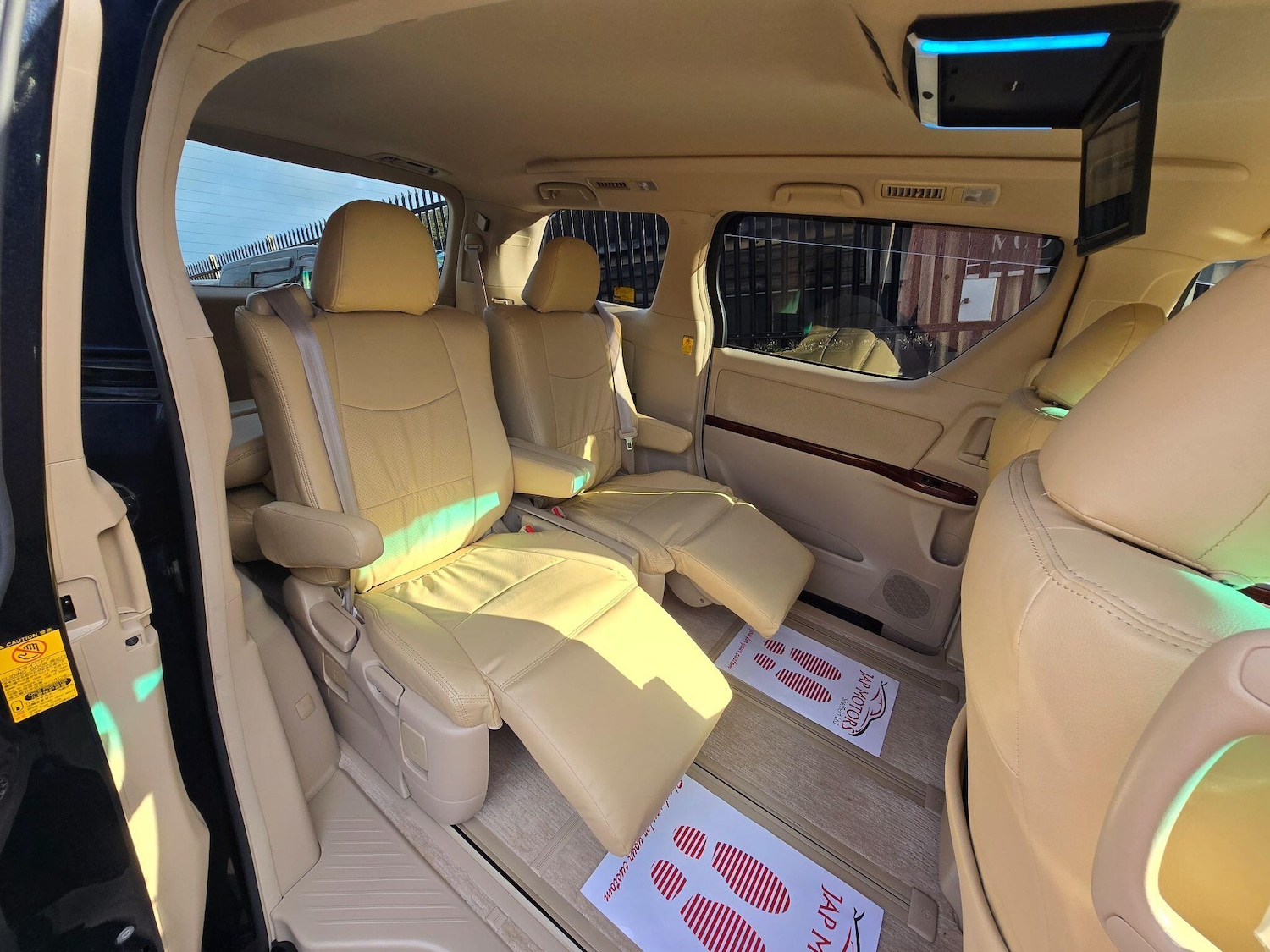 Used Toyota Alphard for sale - 76898323: Photo 3